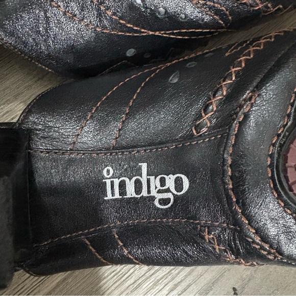 Indigo by Clarks Western Boot Style Slip on Heels Black Leather Sz 8M Pointed - Picture 8 of 10